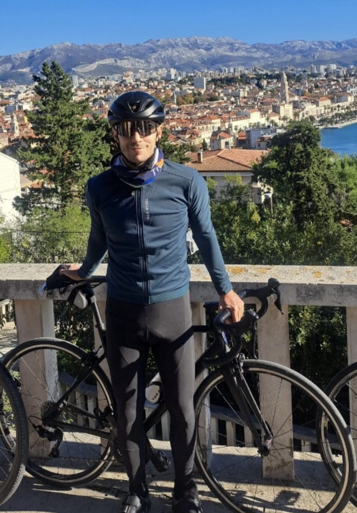 Raúl Muñoz cycling above Split